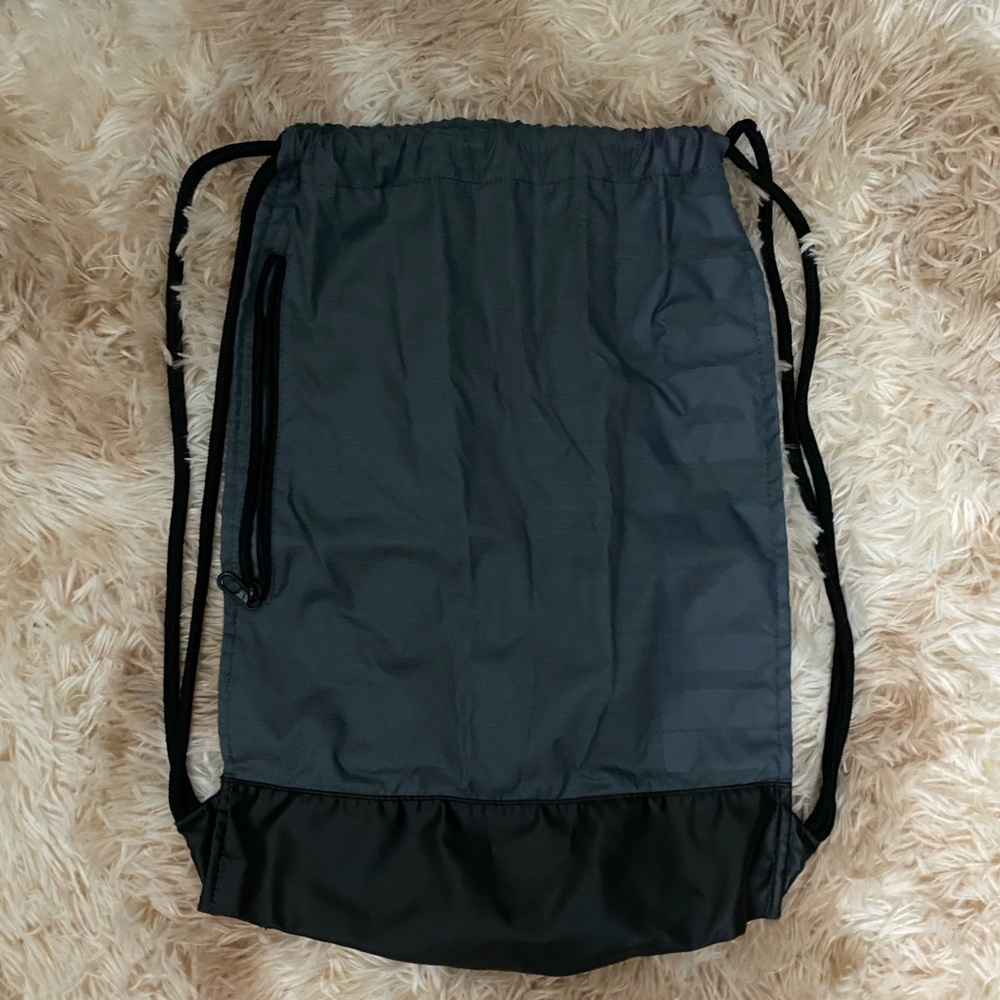Nike Drawstring Bag - Picture 3 of 3